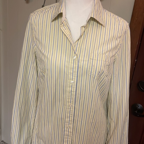 💜Express button down blouse.💜 - Picture 3 of 8